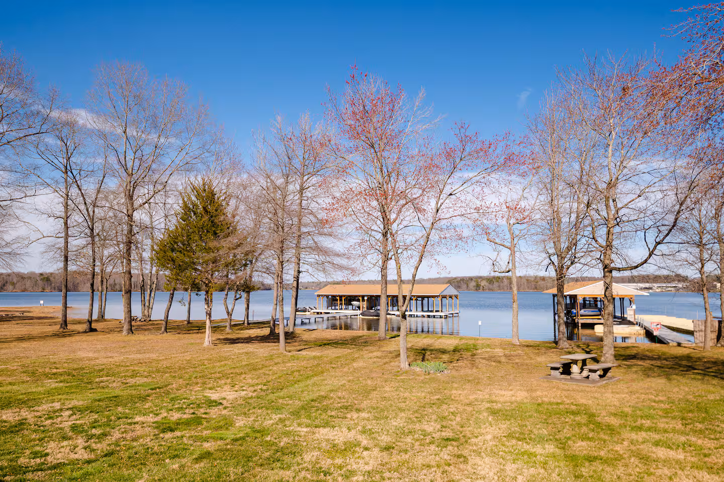 Lake House near Lydia Mountain - thumbnail 19