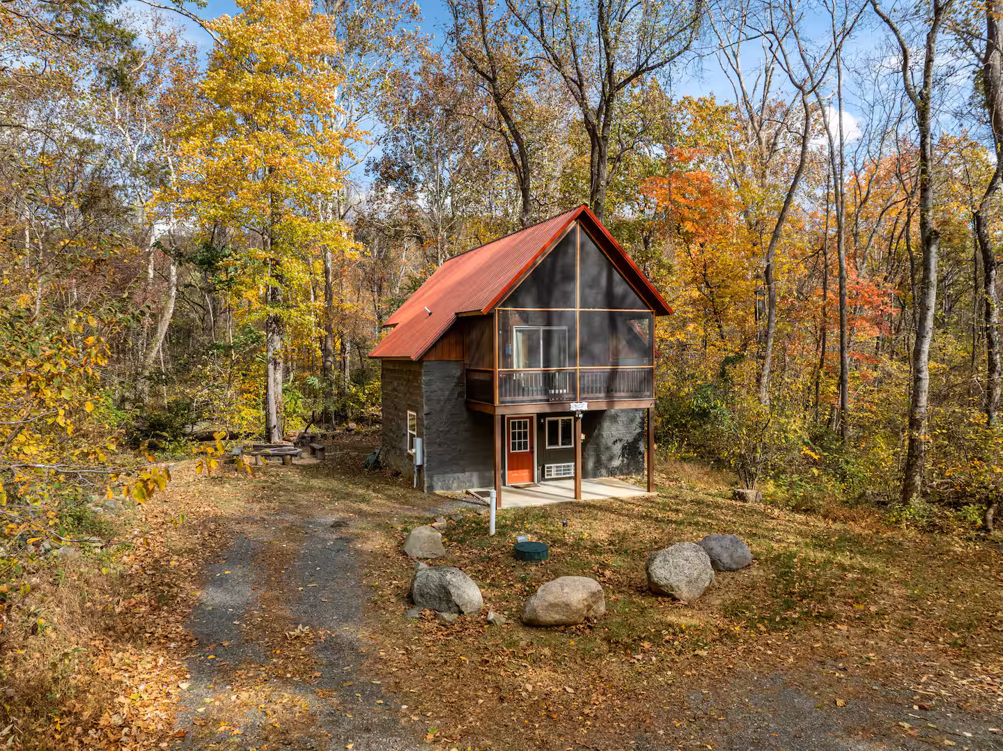 Serenity Creek Main Cabin near Lydia Mountain - thumbnail 22